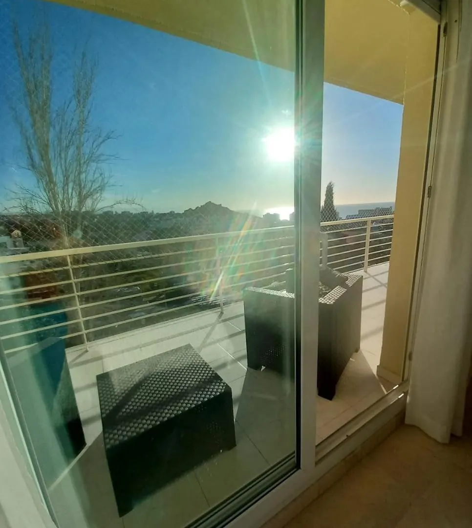 Terraza Vista: Amplio Apartamento Moderno con Vistas Exclusivas Benalmadena Apartment