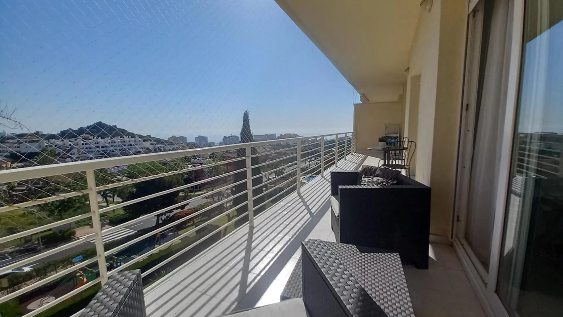 Terraza Vista: Amplio Apartamento Moderno con Vistas Exclusivas Benalmadena 0*,  Spain